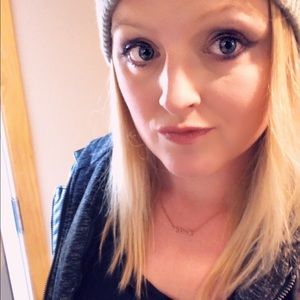 Meet your Posher, Nicole